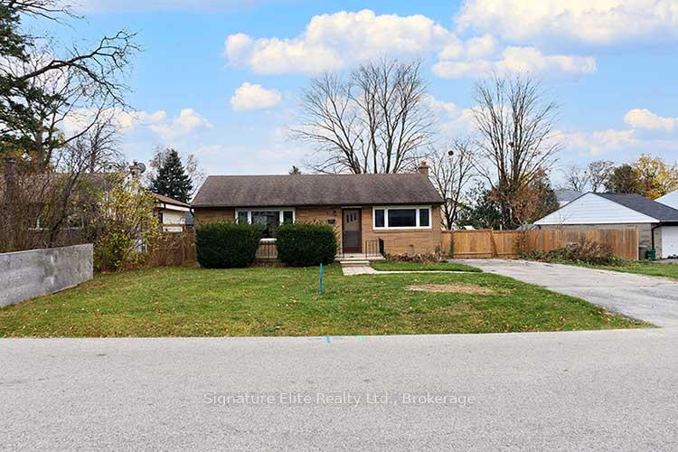 Photo 2 of 41 A/B Hurricane Avenue, Vaughan, West Woodbridge — HOMEH
