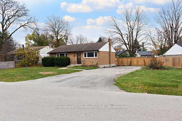 Photo 7 of 41 A/B Hurricane Avenue, Vaughan, West Woodbridge — HOMEH