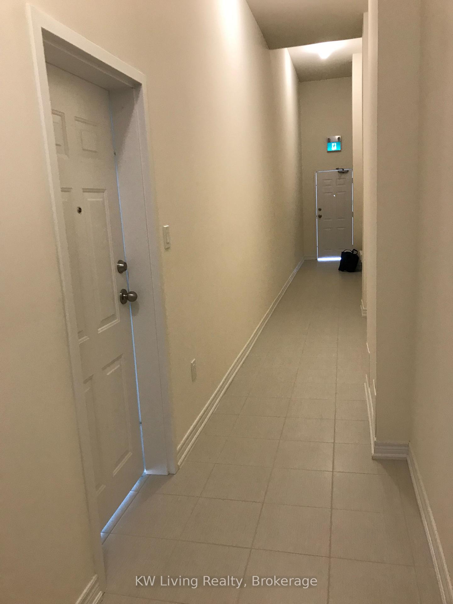 Photo 3 of 8 Nipigon Avenue, Markham, Berczy — HOMEH