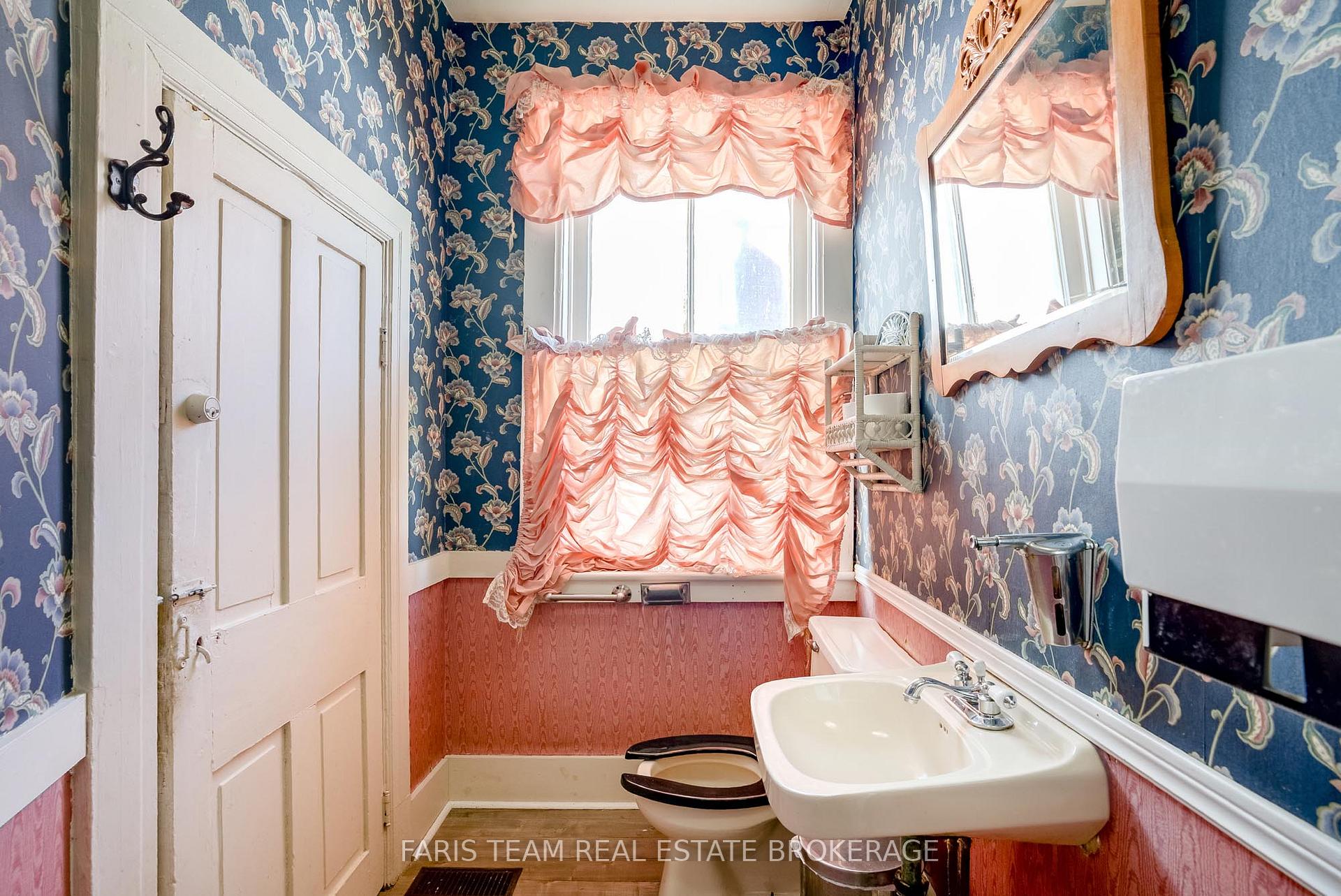Photo 13 of 236 Barrie Street, Essa, Thornton — HOMEH