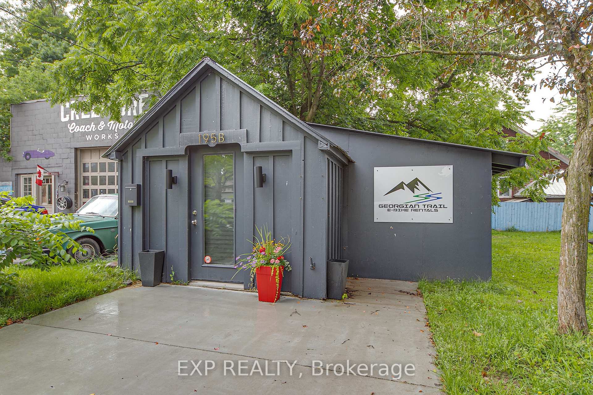 Photo 4 of 2 Francis Street E, Clearview, Creemore — HOMEH
