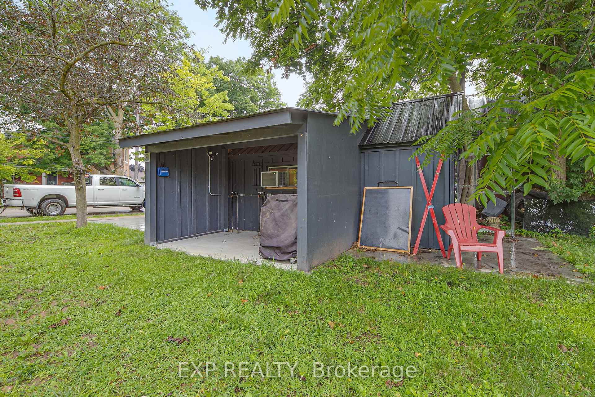 Photo 5 of 2 Francis Street E, Clearview, Creemore — HOMEH