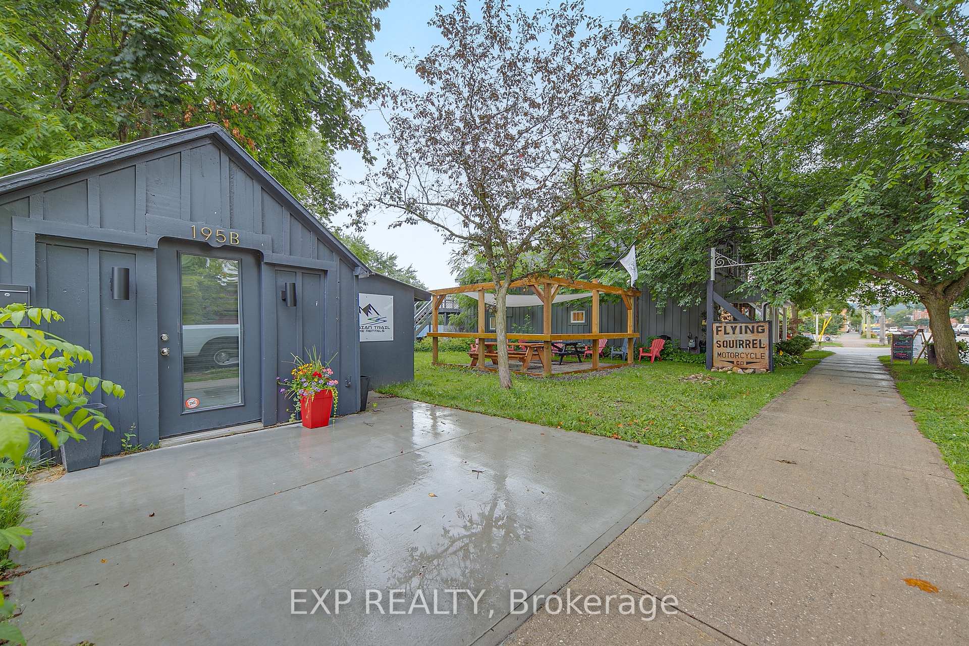 Photo 6 of 2 Francis Street E, Clearview, Creemore — HOMEH