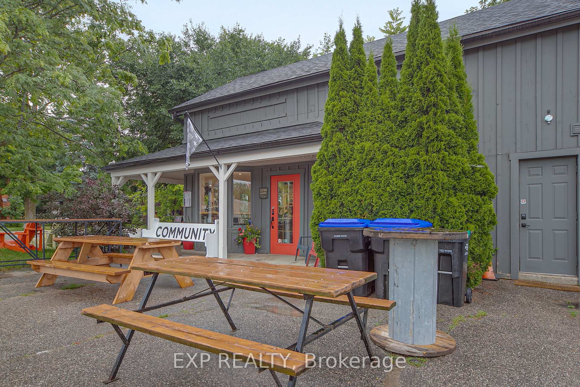 Photo 8 of 2 Francis Street E, Clearview, Creemore — HOMEH