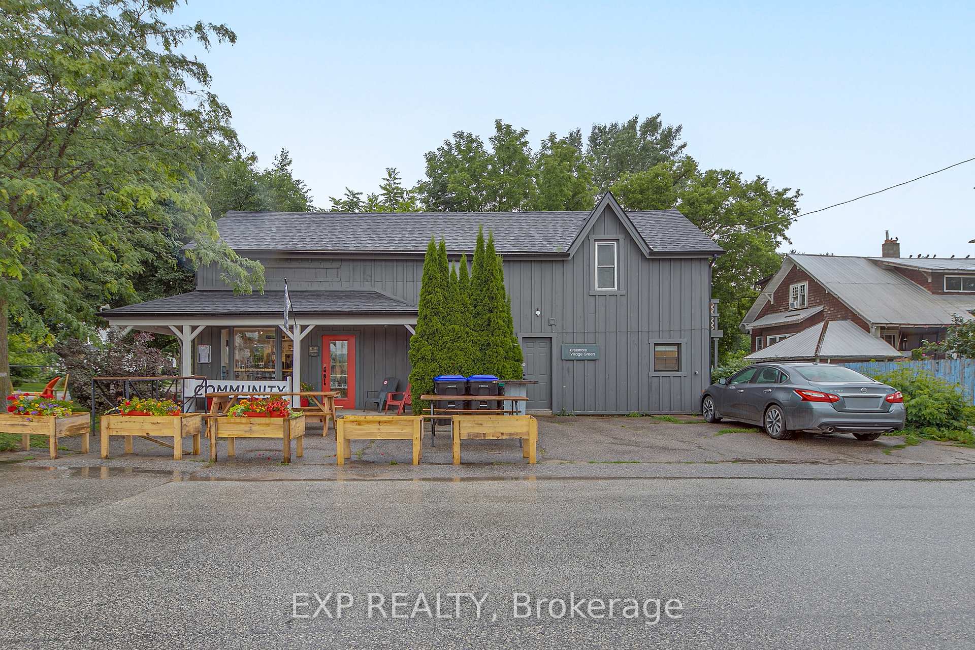 Photo 9 of 2 Francis Street E, Clearview, Creemore — HOMEH