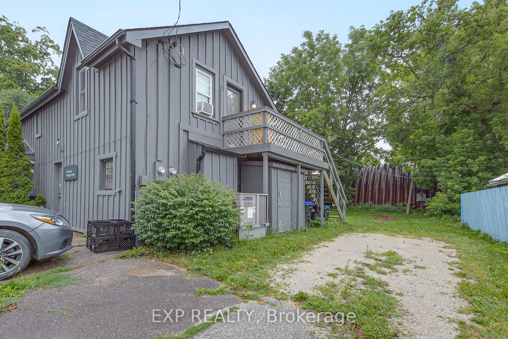 Photo 11 of 2 Francis Street E, Clearview, Creemore — HOMEH