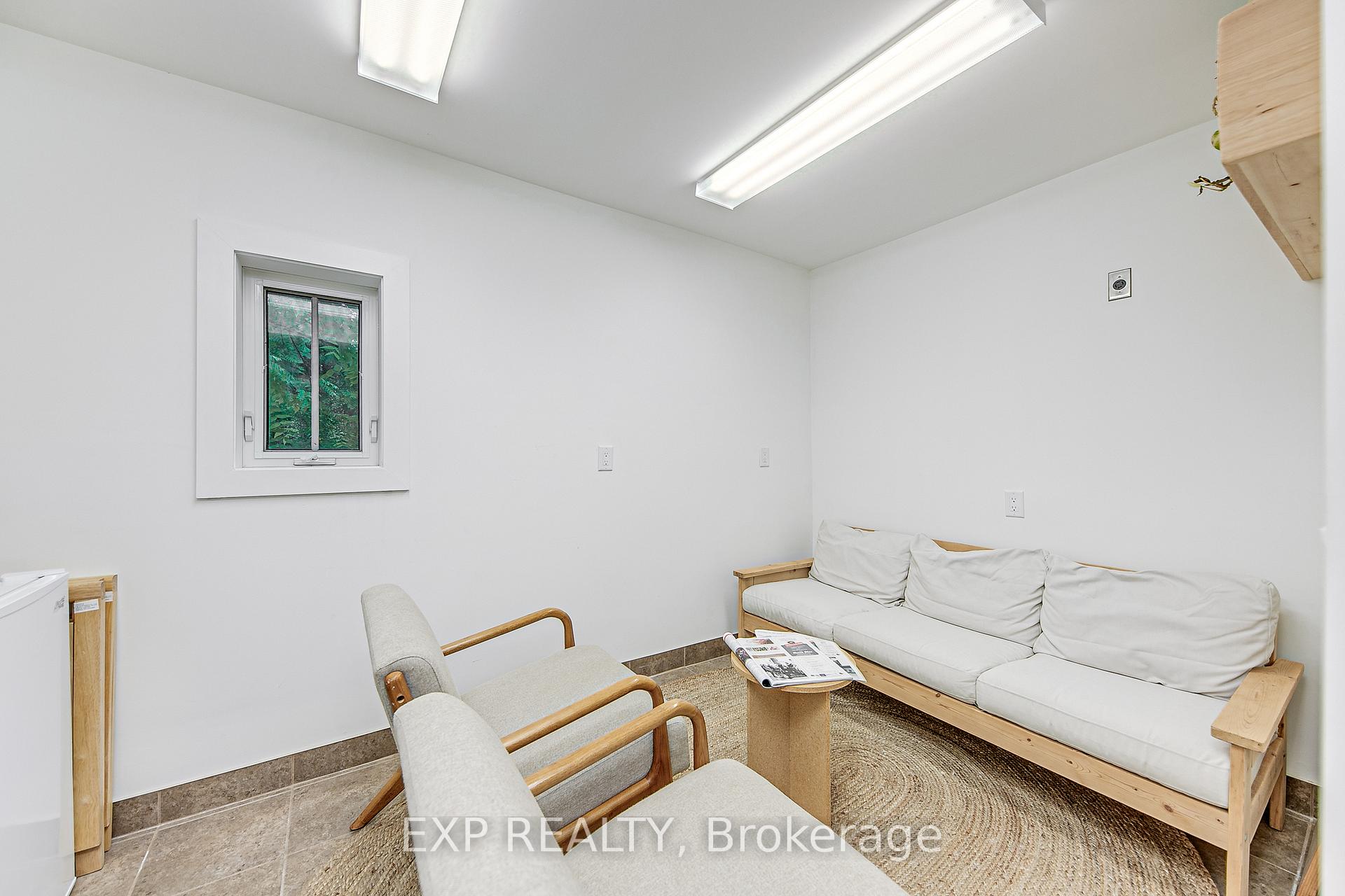 Photo 23 of 2 Francis Street E, Clearview, Creemore — HOMEH