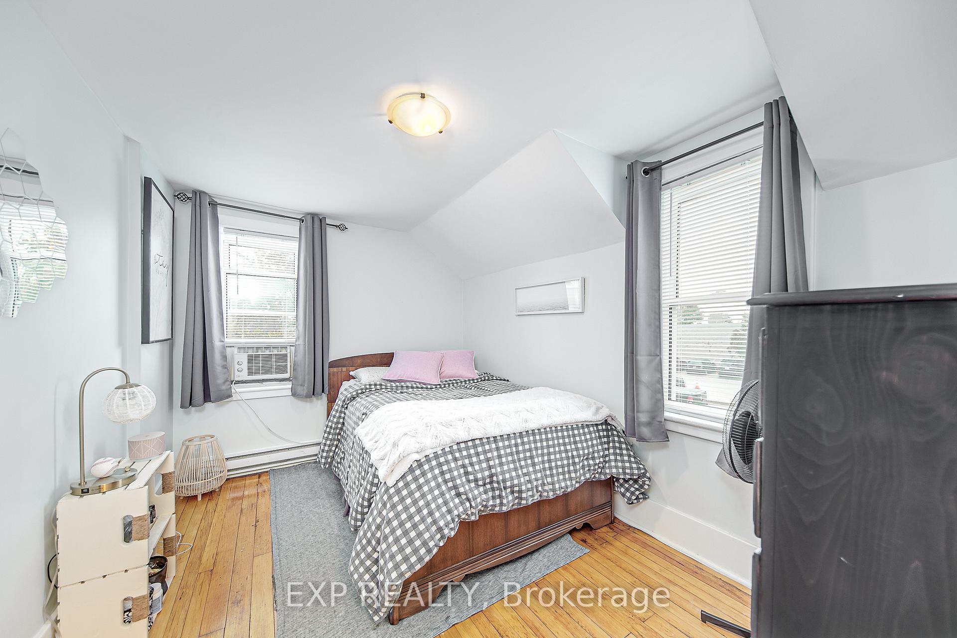 Photo 29 of 2 Francis Street E, Clearview, Creemore — HOMEH