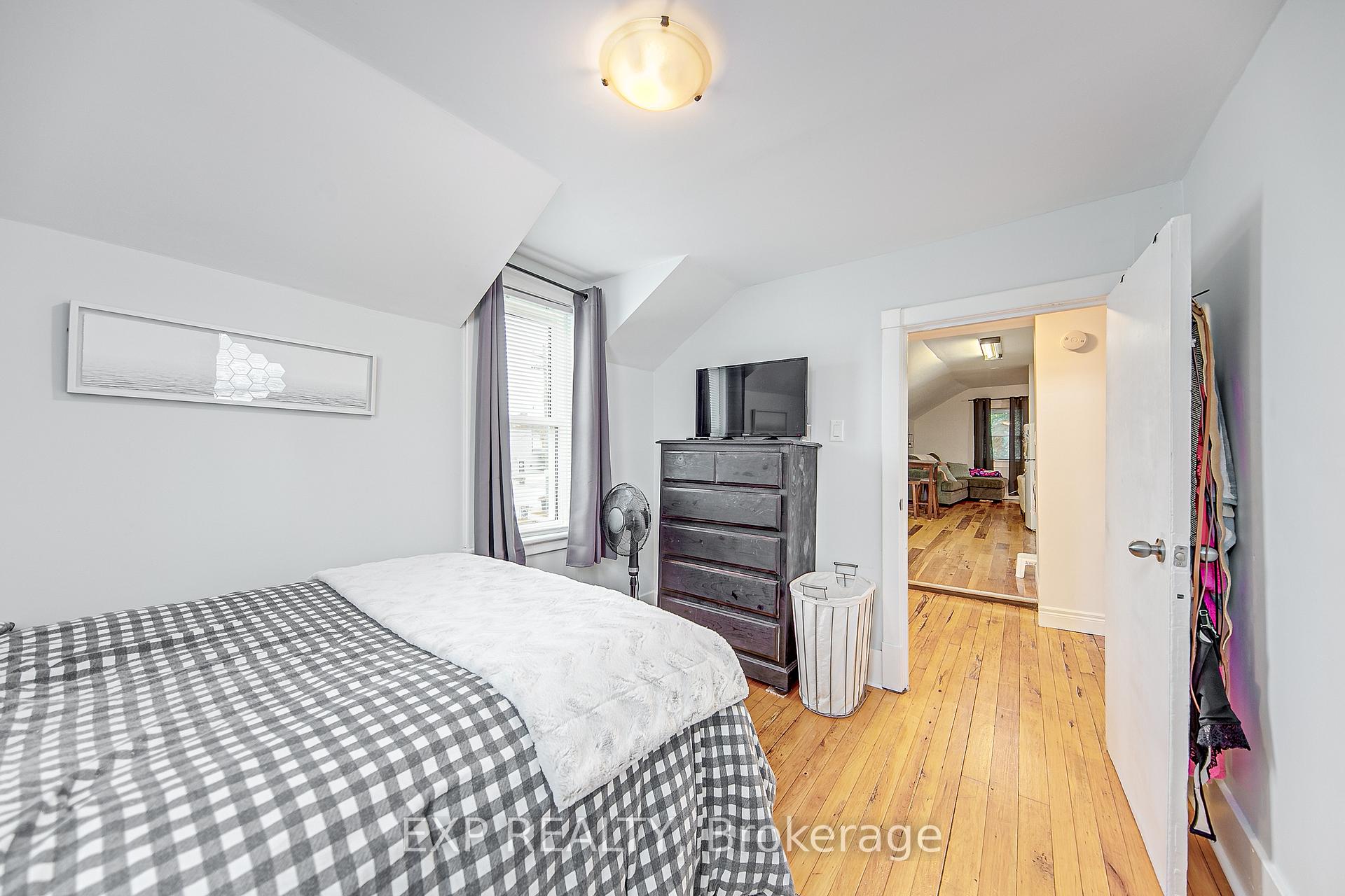 Photo 30 of 2 Francis Street E, Clearview, Creemore — HOMEH