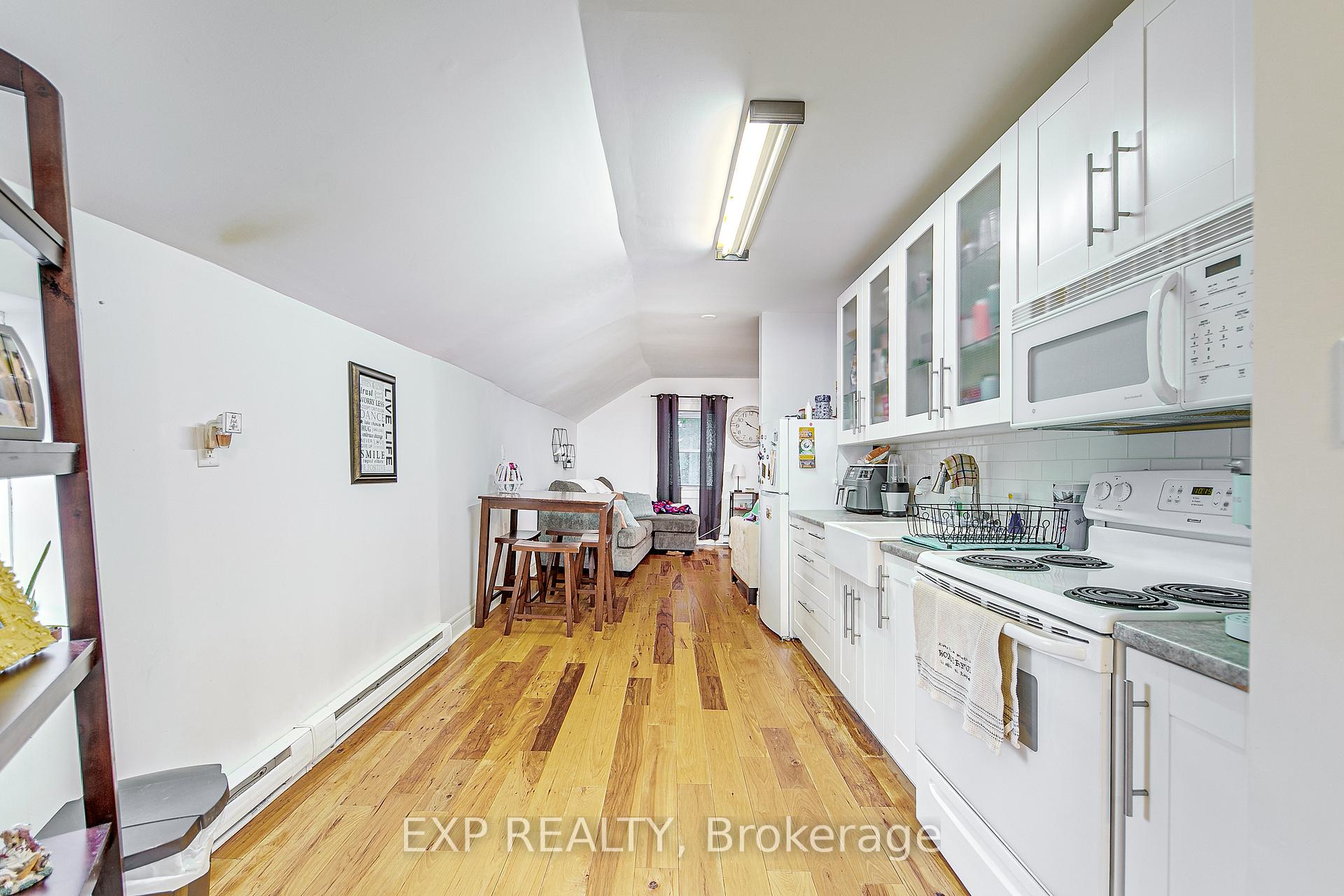 Photo 31 of 2 Francis Street E, Clearview, Creemore — HOMEH