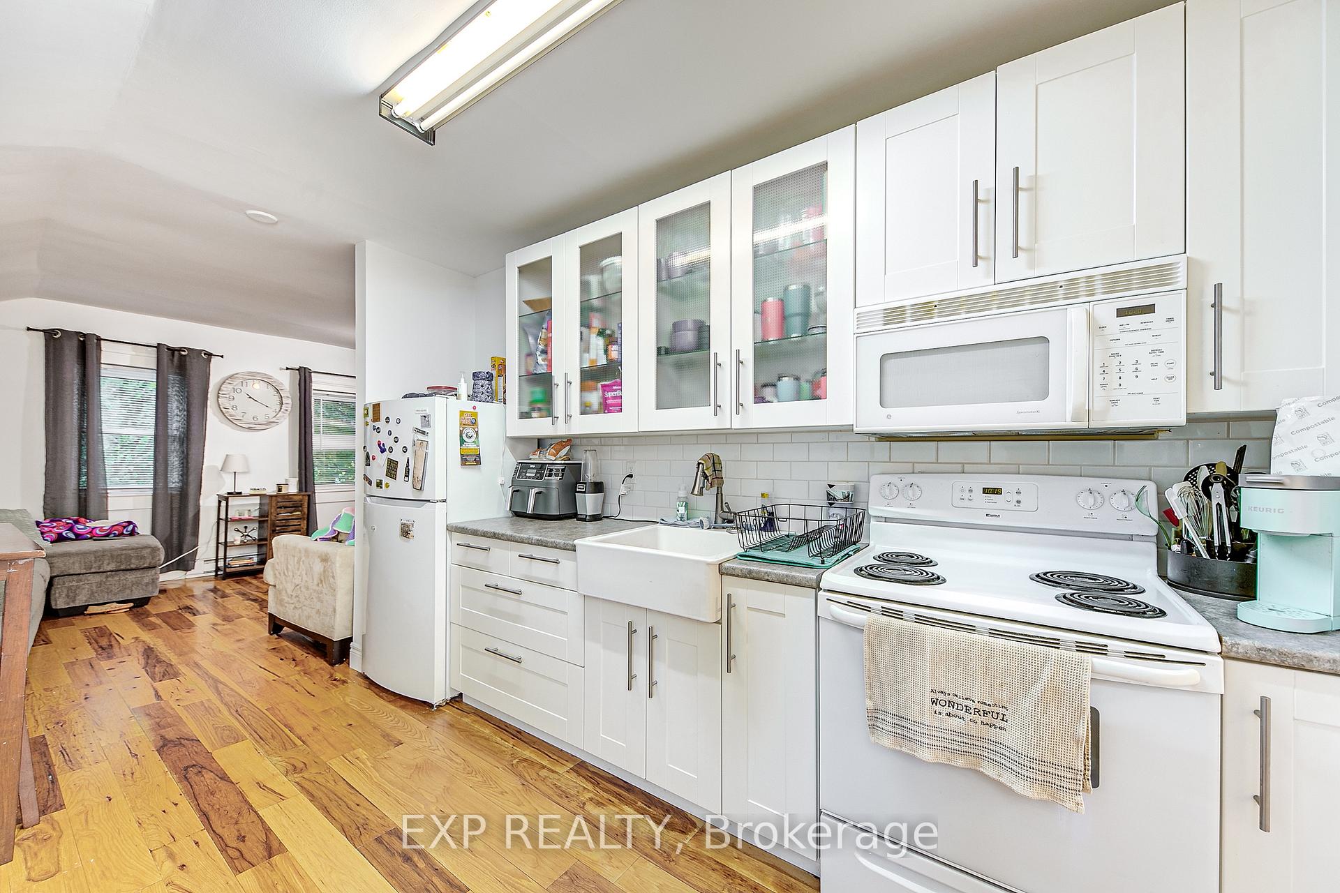 Photo 32 of 2 Francis Street E, Clearview, Creemore — HOMEH