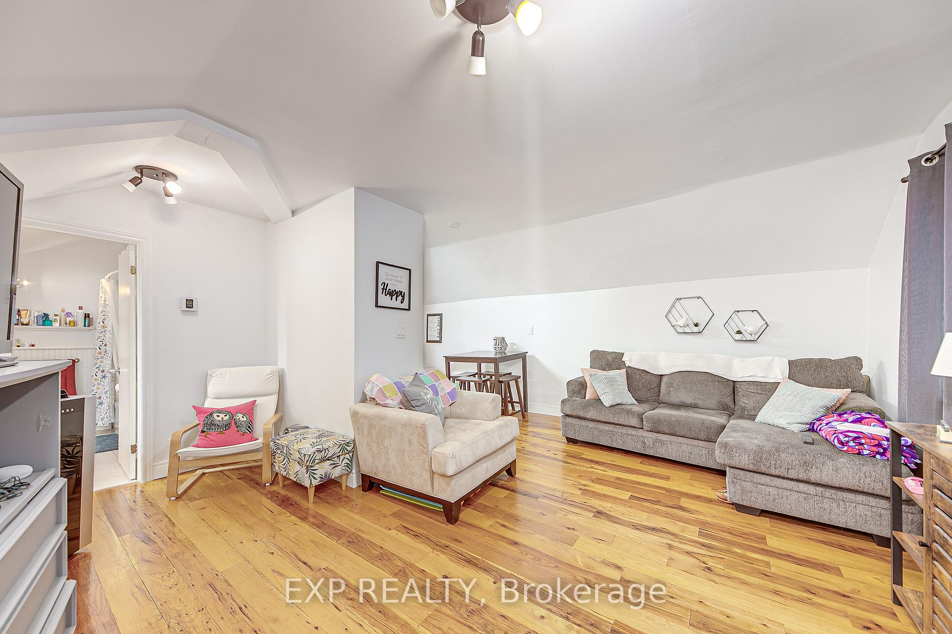 Photo 35 of 2 Francis Street E, Clearview, Creemore — HOMEH