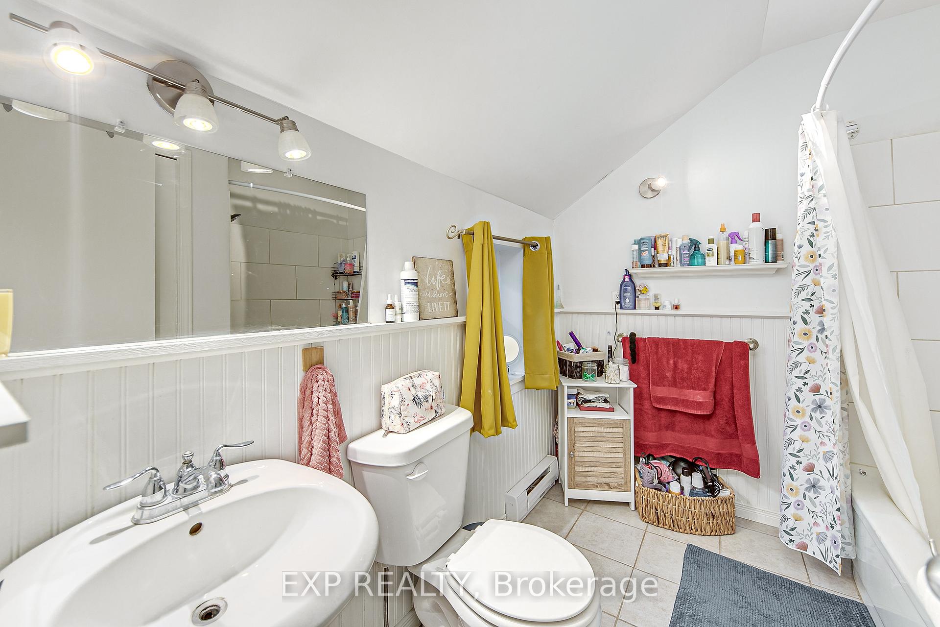 Photo 37 of 2 Francis Street E, Clearview, Creemore — HOMEH