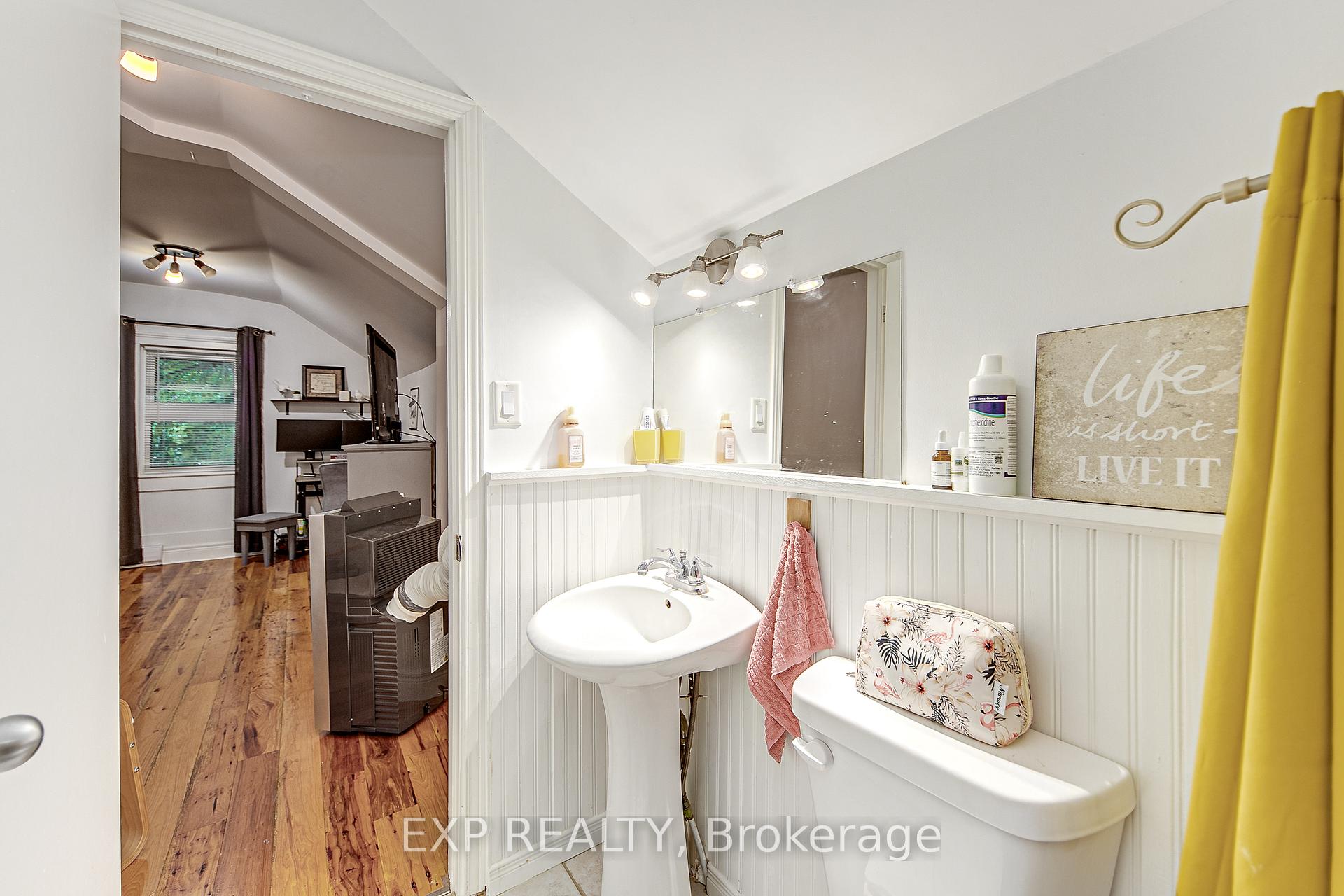 Photo 38 of 2 Francis Street E, Clearview, Creemore — HOMEH