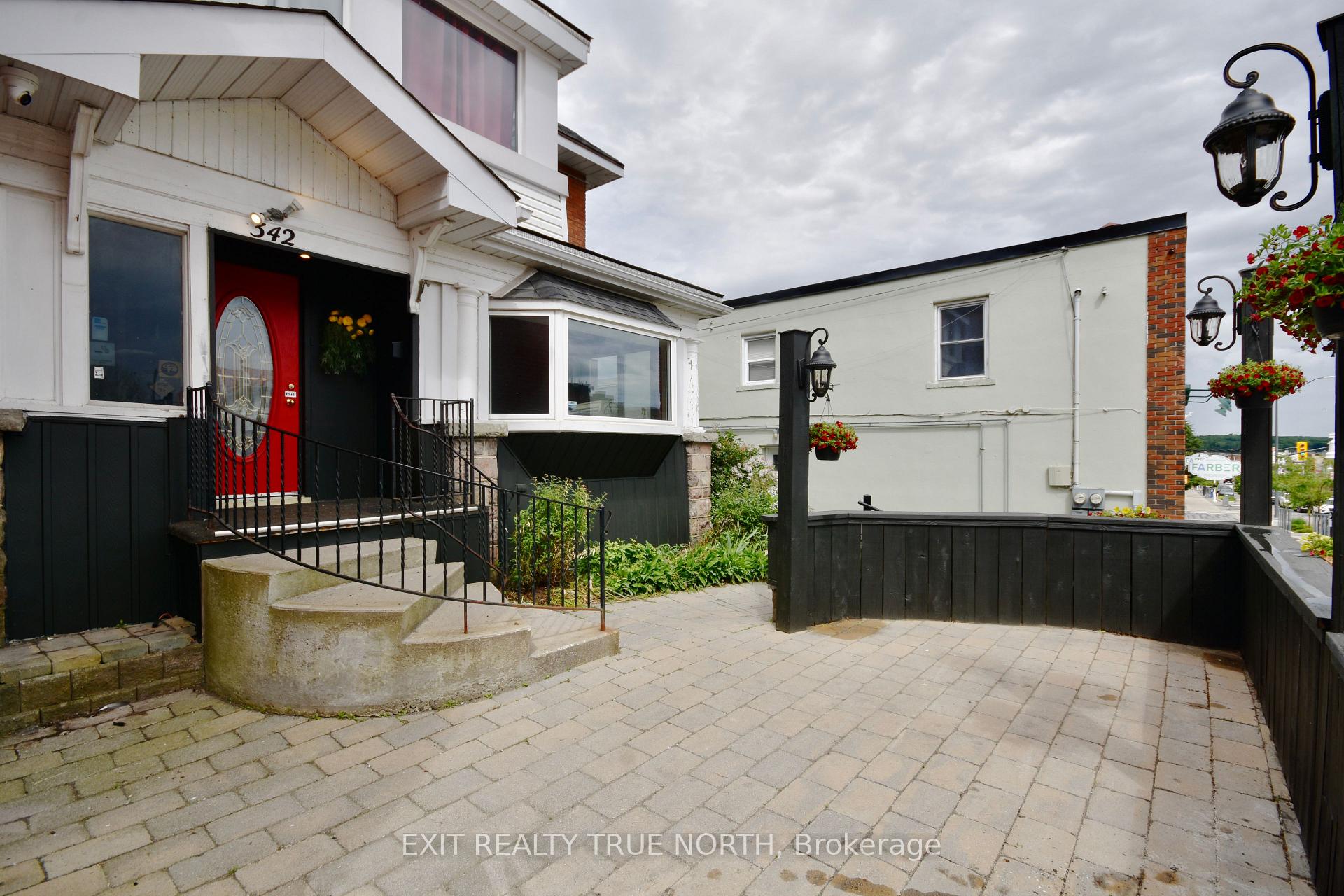 Photo 3 of 342 King Street, Midland — HOMEH
