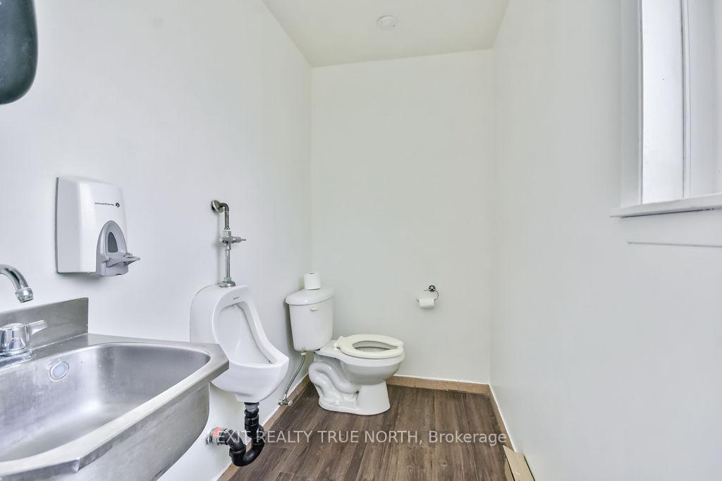Photo 13 of 342 King Street, Midland — HOMEH