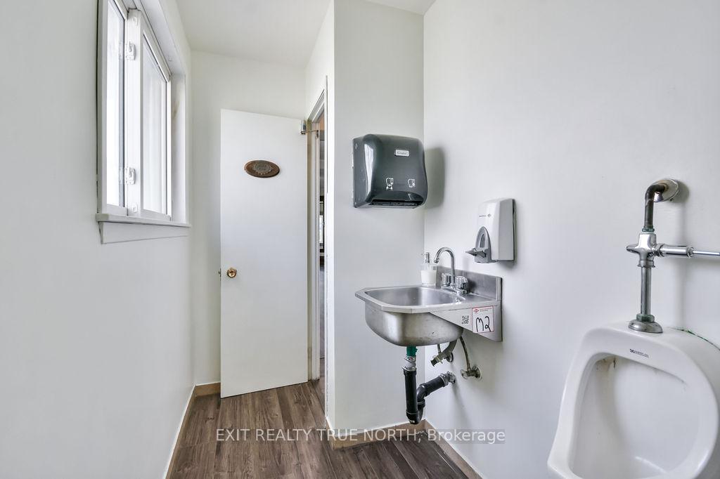 Photo 14 of 342 King Street, Midland — HOMEH