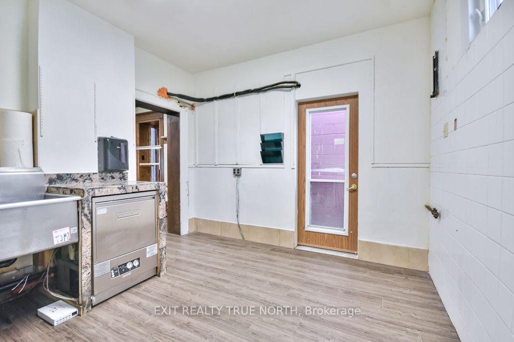 Photo 18 of 342 King Street, Midland — HOMEH