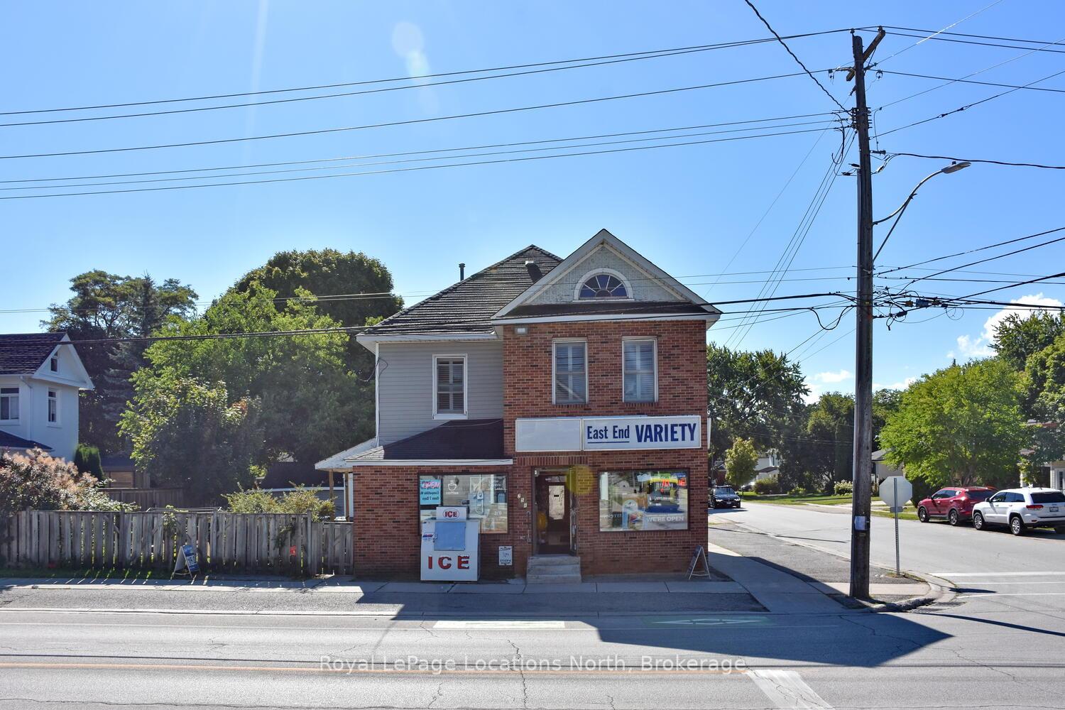 Photo 2 of 256 Ontario Street, Collingwood — HOMEH