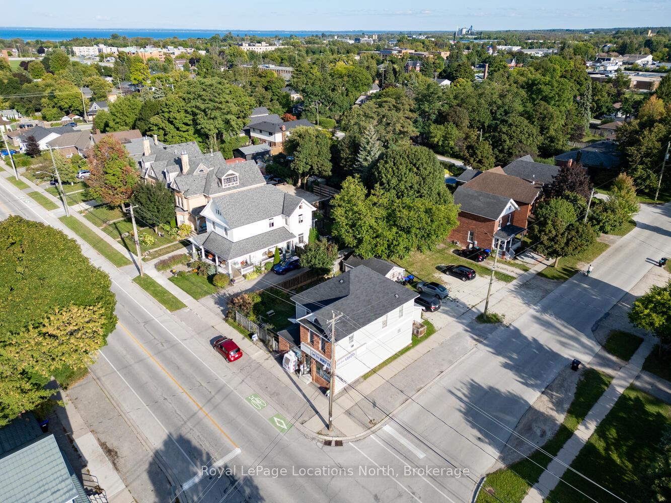 Photo 4 of 256 Ontario Street, Collingwood — HOMEH