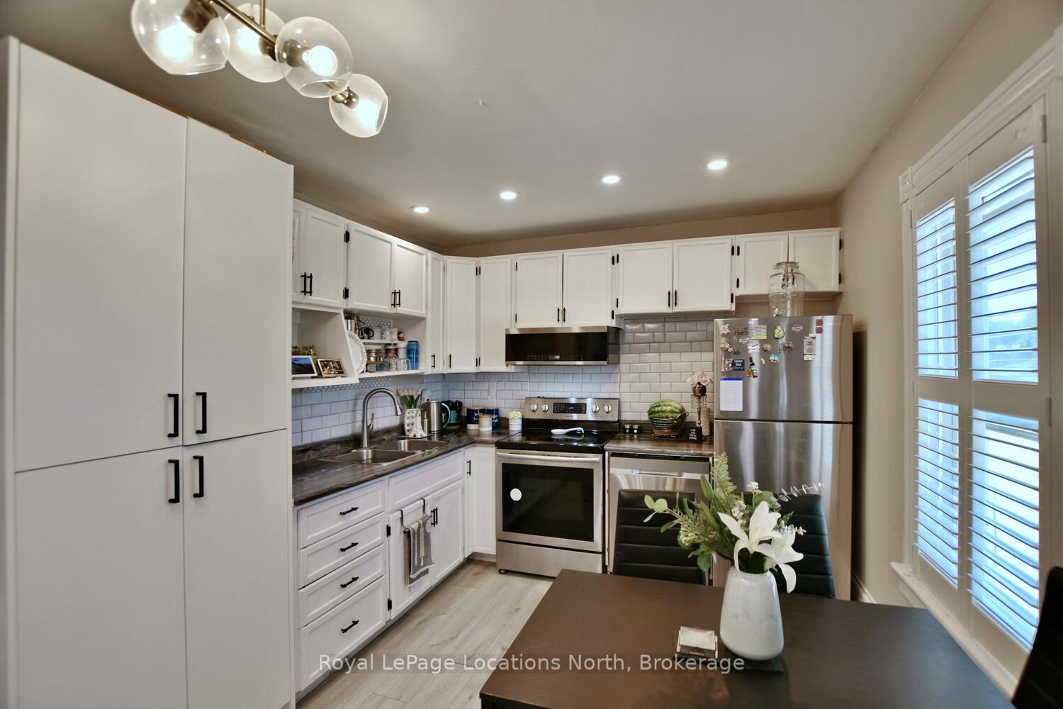 Photo 19 of 256 Ontario Street, Collingwood — HOMEH