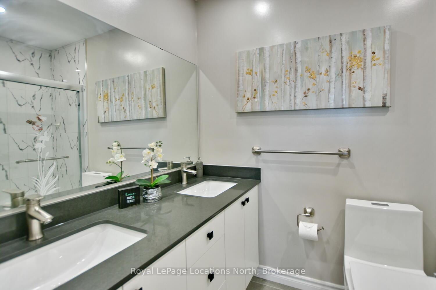 Photo 26 of 256 Ontario Street, Collingwood — HOMEH