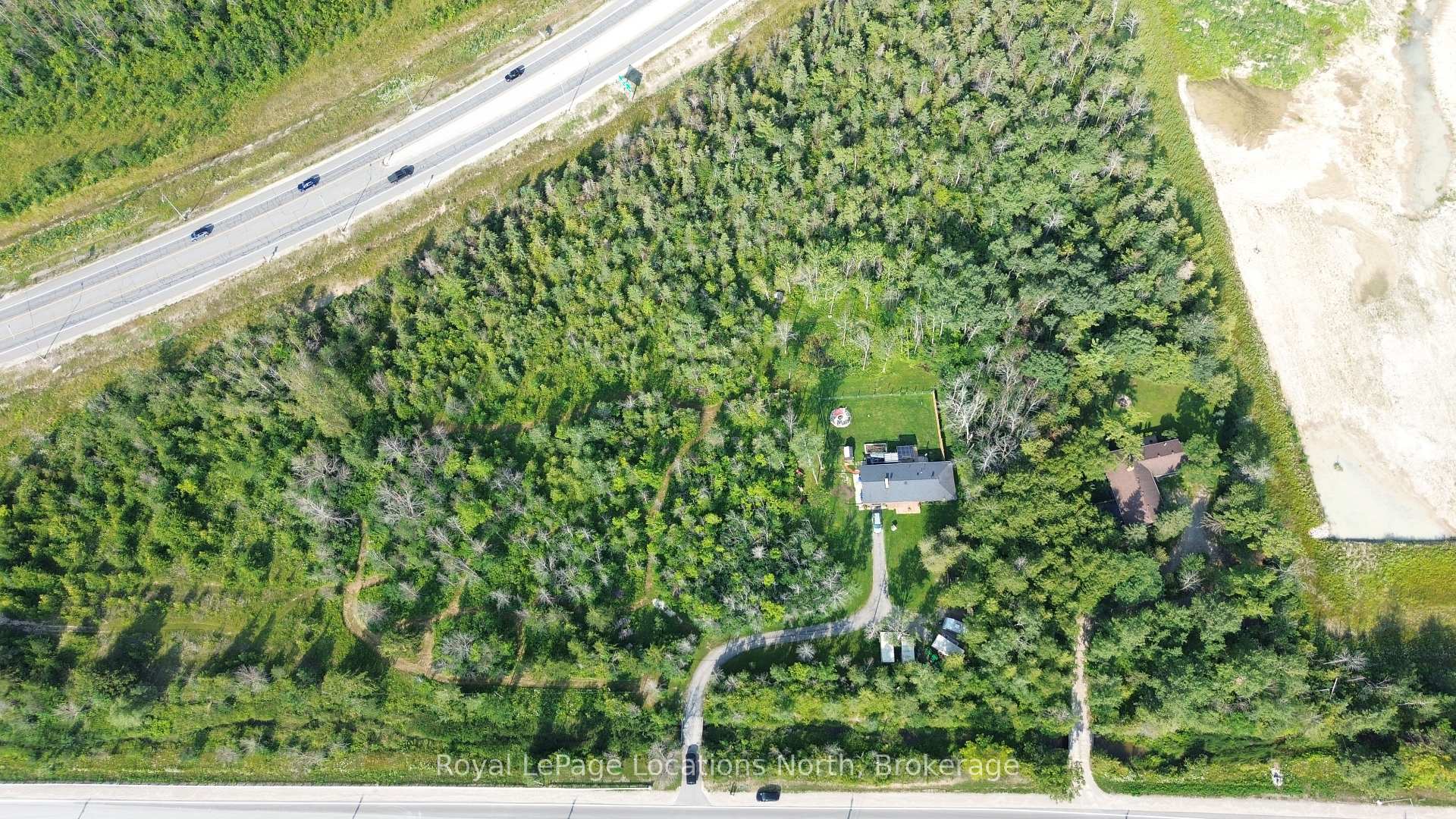 Photo 2 of 252 Lyons Court, Wasaga Beach — HOMEH