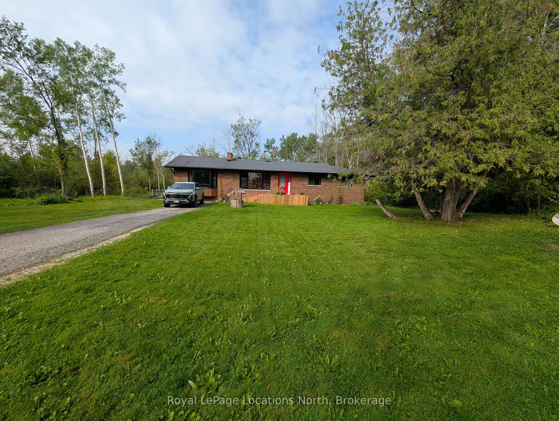Photo 6 of 252 Lyons Court, Wasaga Beach — HOMEH