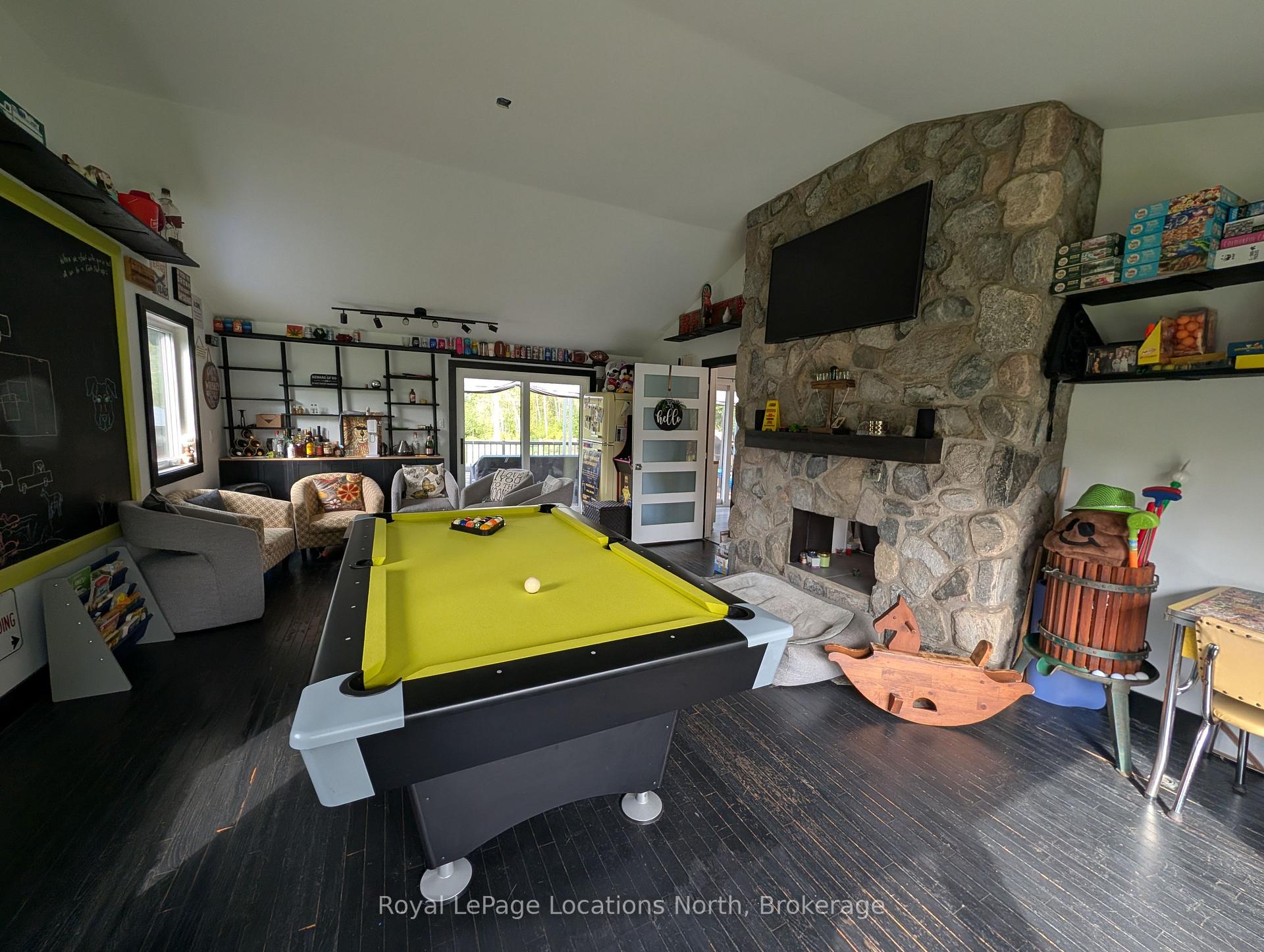 Photo 8 of 252 Lyons Court, Wasaga Beach — HOMEH