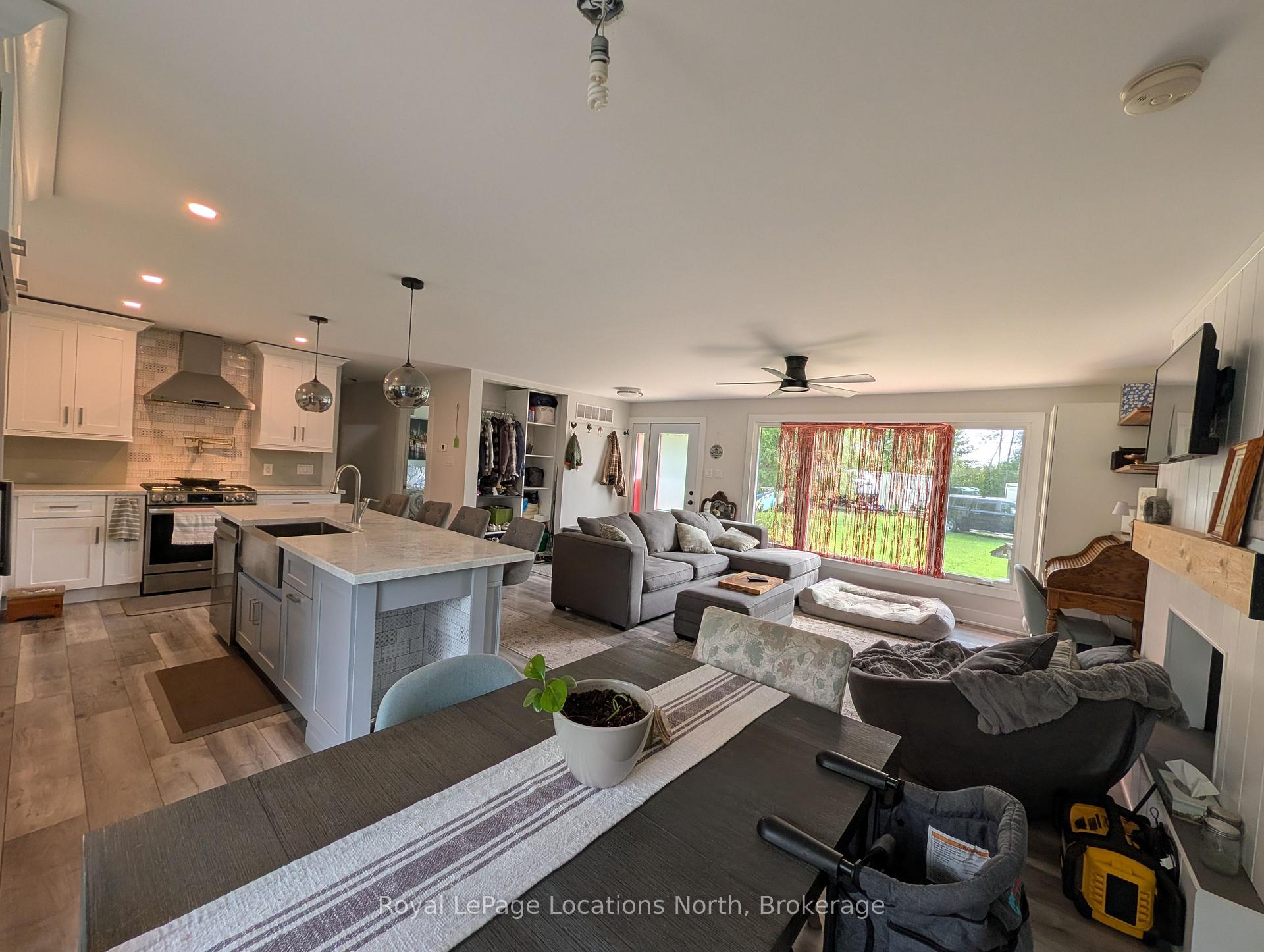 Photo 9 of 252 Lyons Court, Wasaga Beach — HOMEH