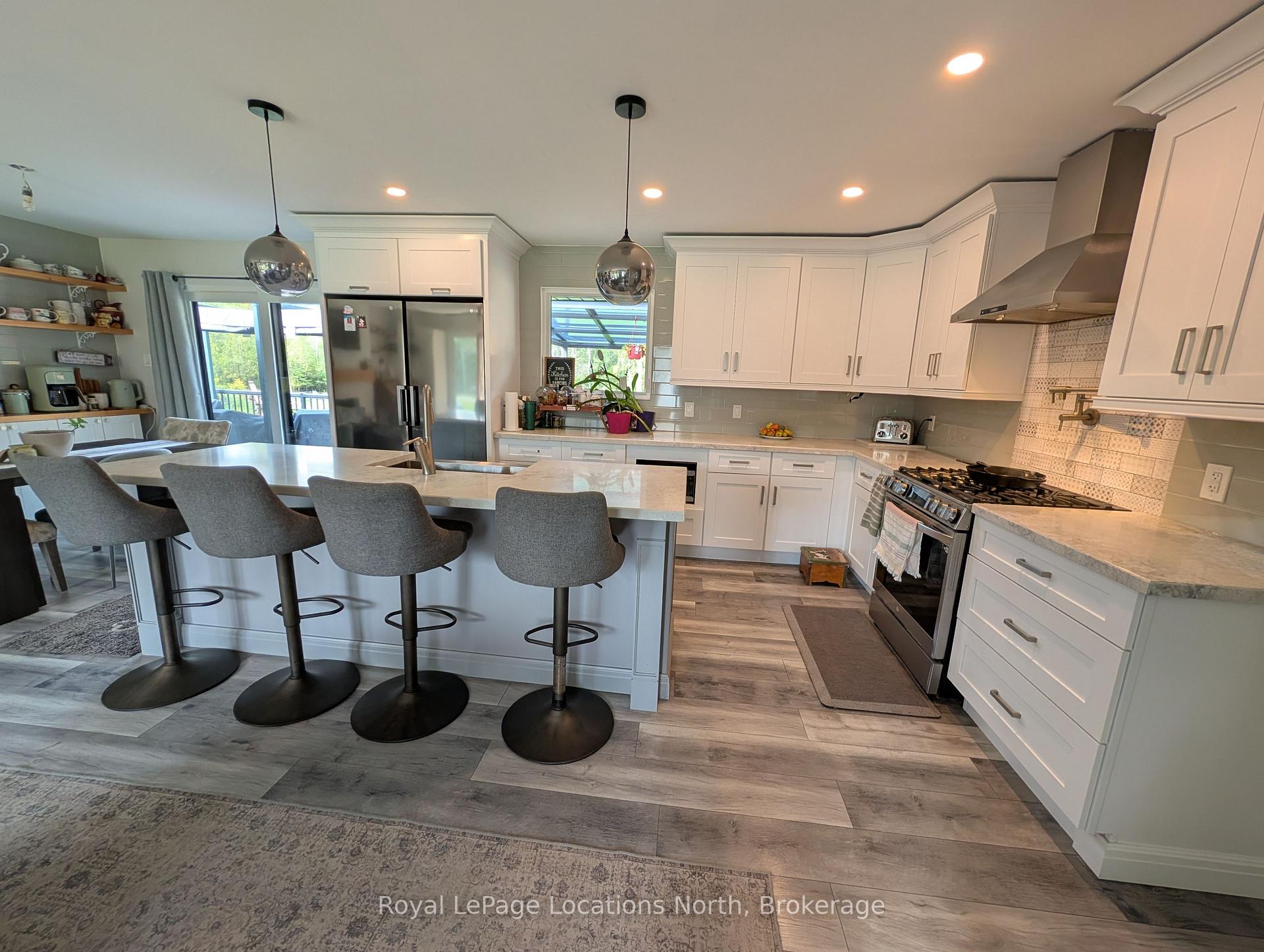 Photo 12 of 252 Lyons Court, Wasaga Beach — HOMEH