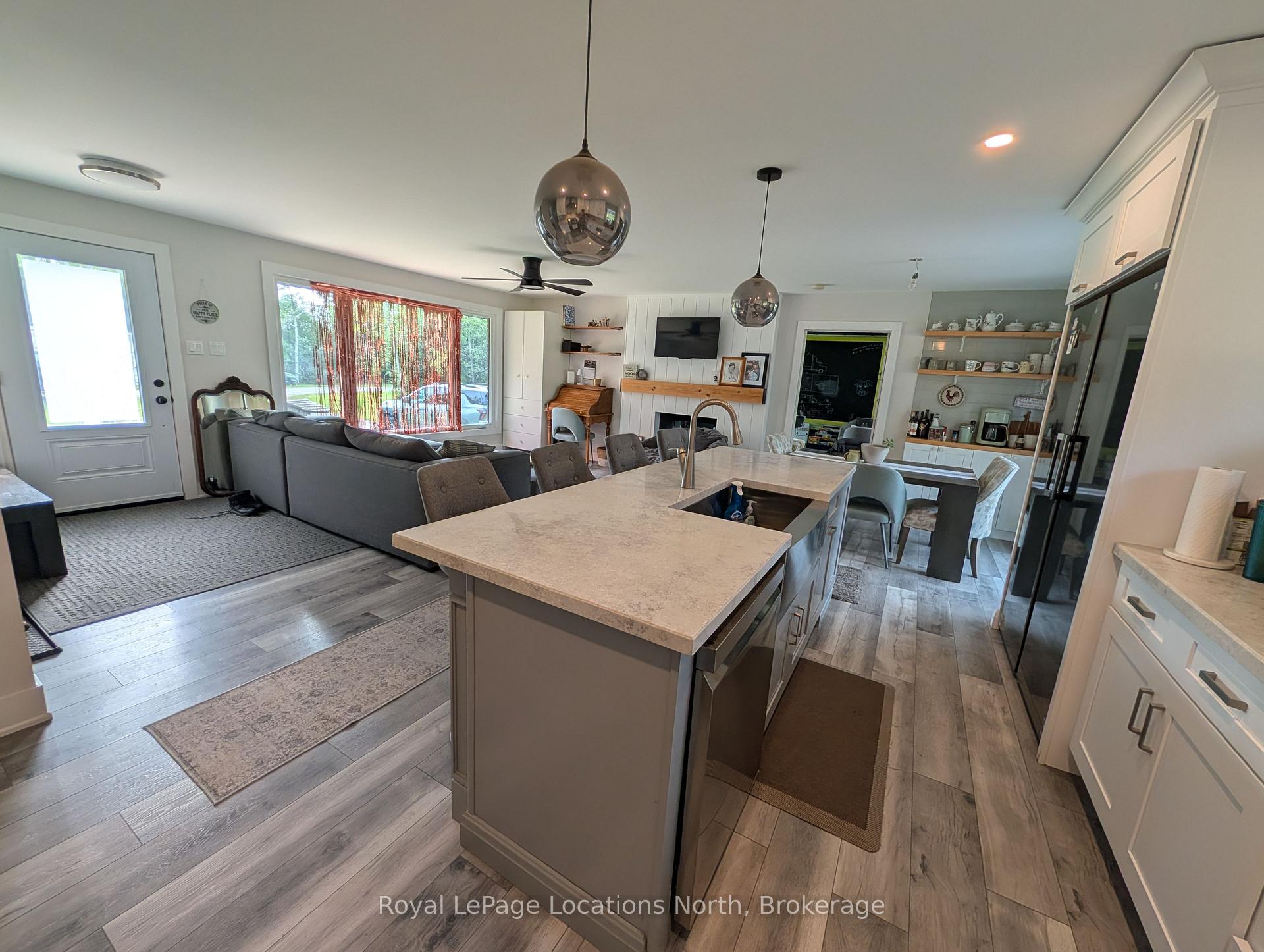 Photo 13 of 252 Lyons Court, Wasaga Beach — HOMEH