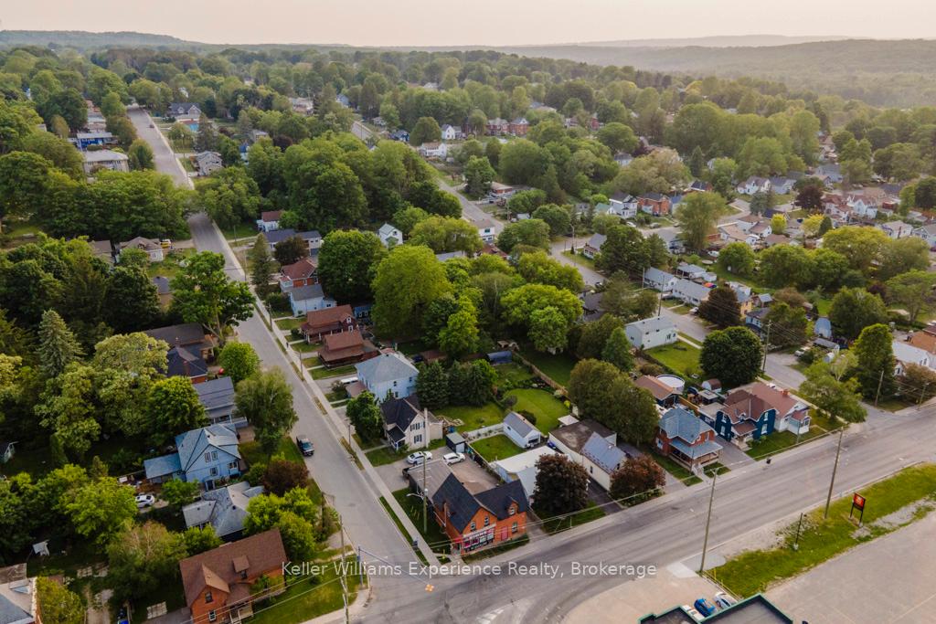 Photo 2 of 206 Fourth Street, Midland — HOMEH