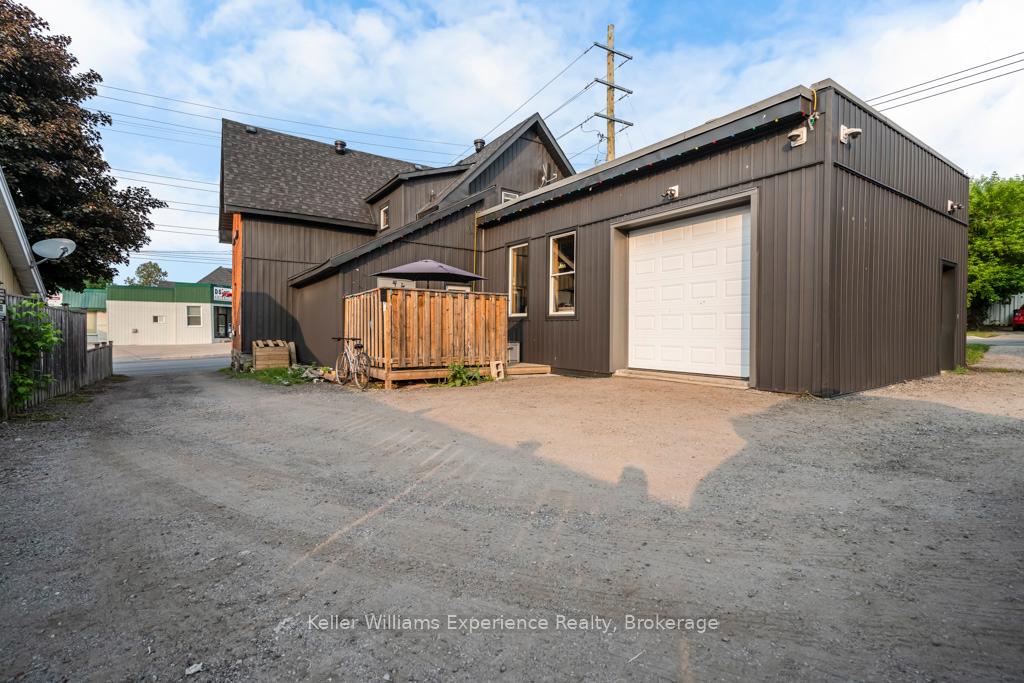 Photo 5 of 206 Fourth Street, Midland — HOMEH