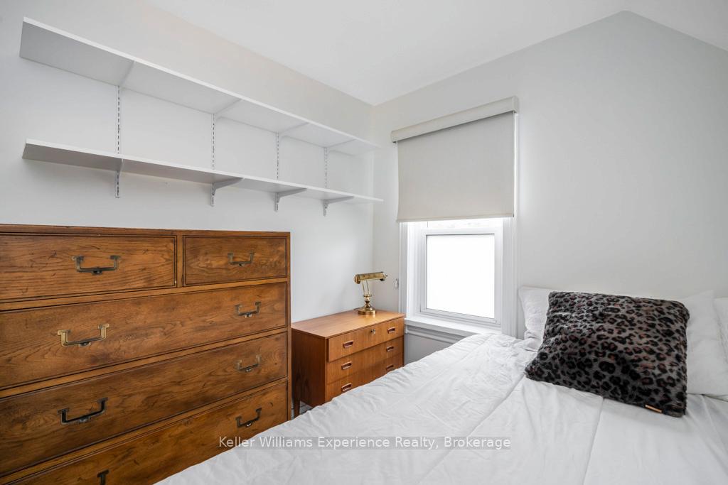 Photo 19 of 206 Fourth Street, Midland — HOMEH
