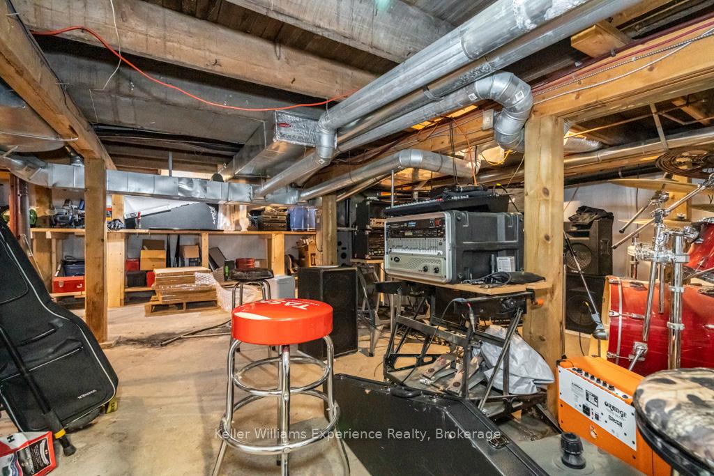 Photo 26 of 206 Fourth Street, Midland — HOMEH