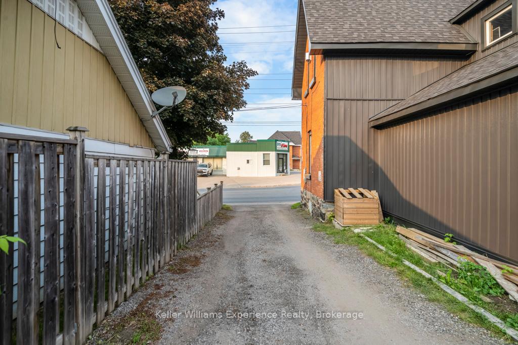 Photo 27 of 206 Fourth Street, Midland — HOMEH