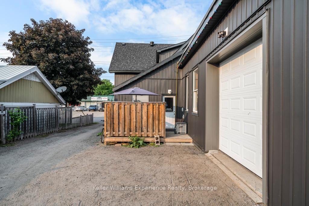 Photo 29 of 206 Fourth Street, Midland — HOMEH