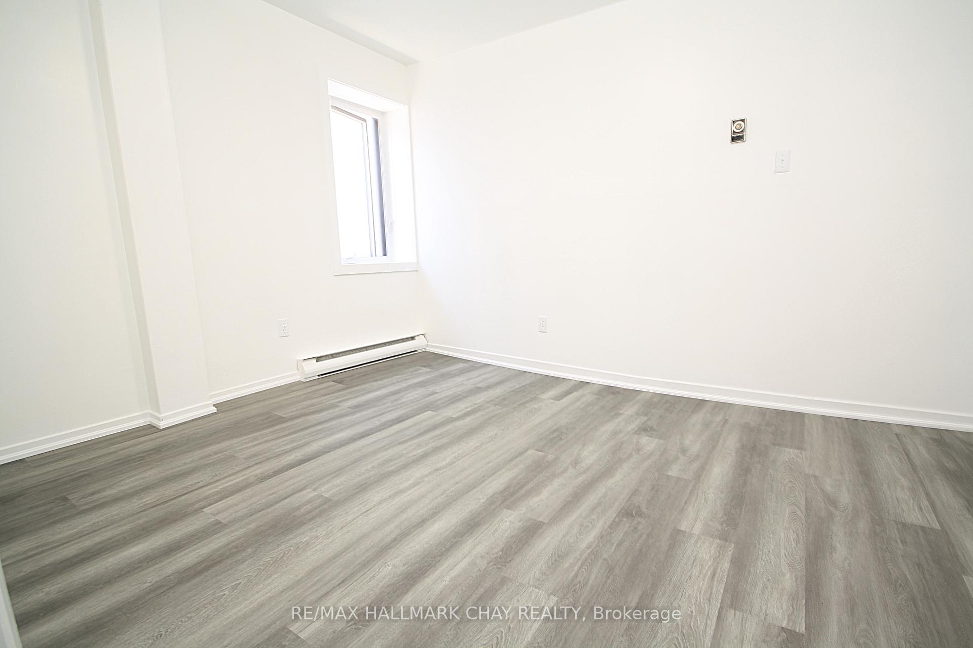 Photo 13 of 58 Queen St Street W, Springwater, Elmvale — HOMEH