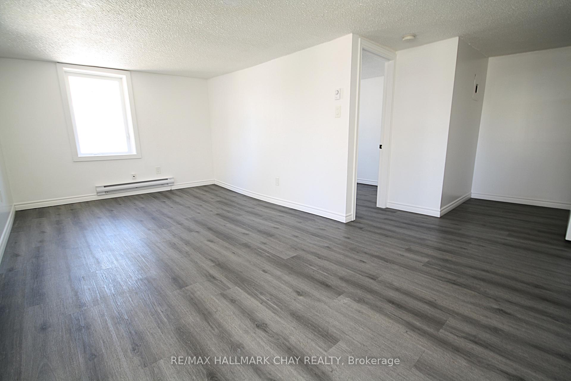 Photo 16 of 58 Queen St Street W, Springwater, Elmvale — HOMEH