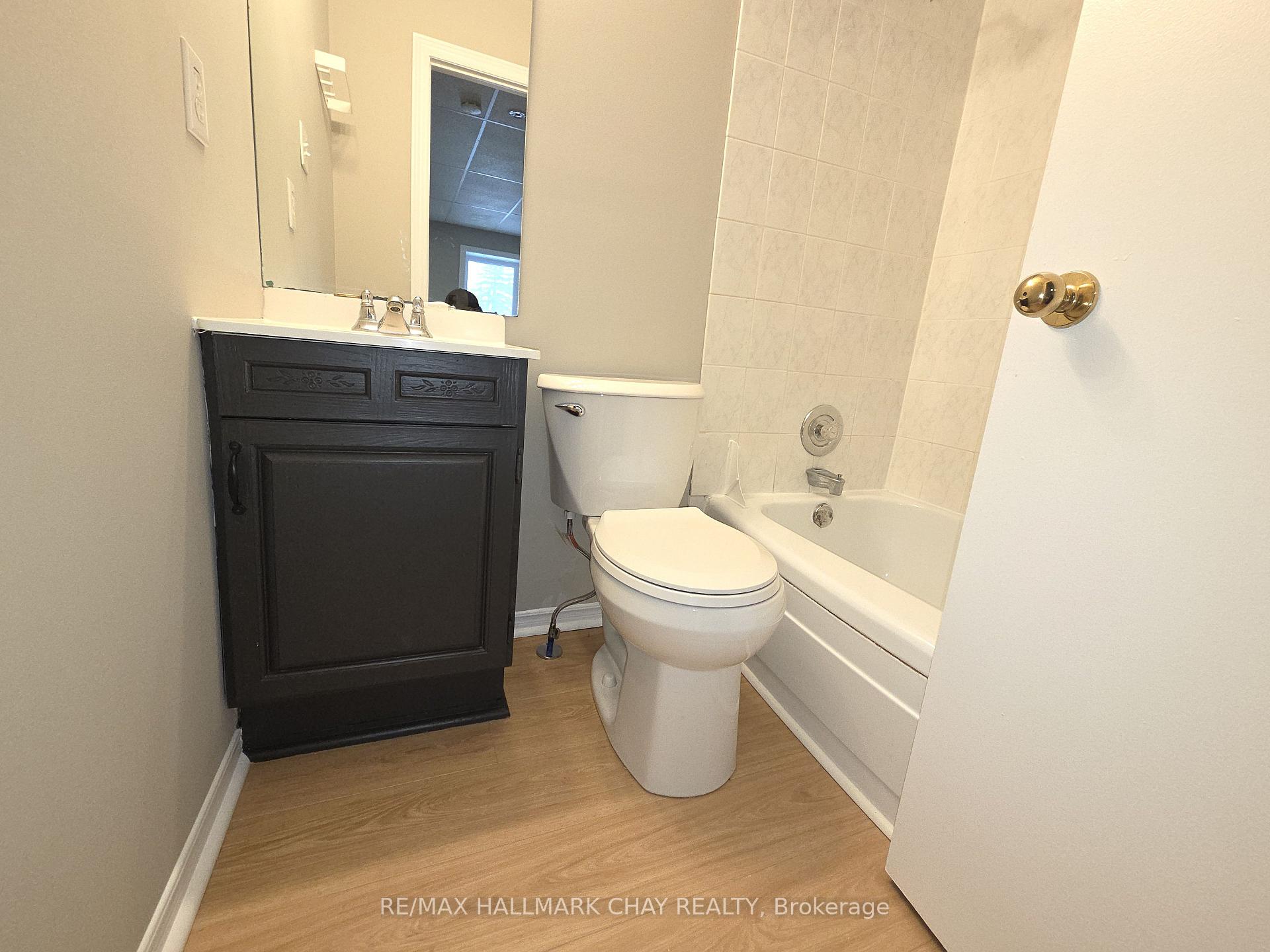 Photo 20 of 58 Queen St Street W, Springwater, Elmvale — HOMEH