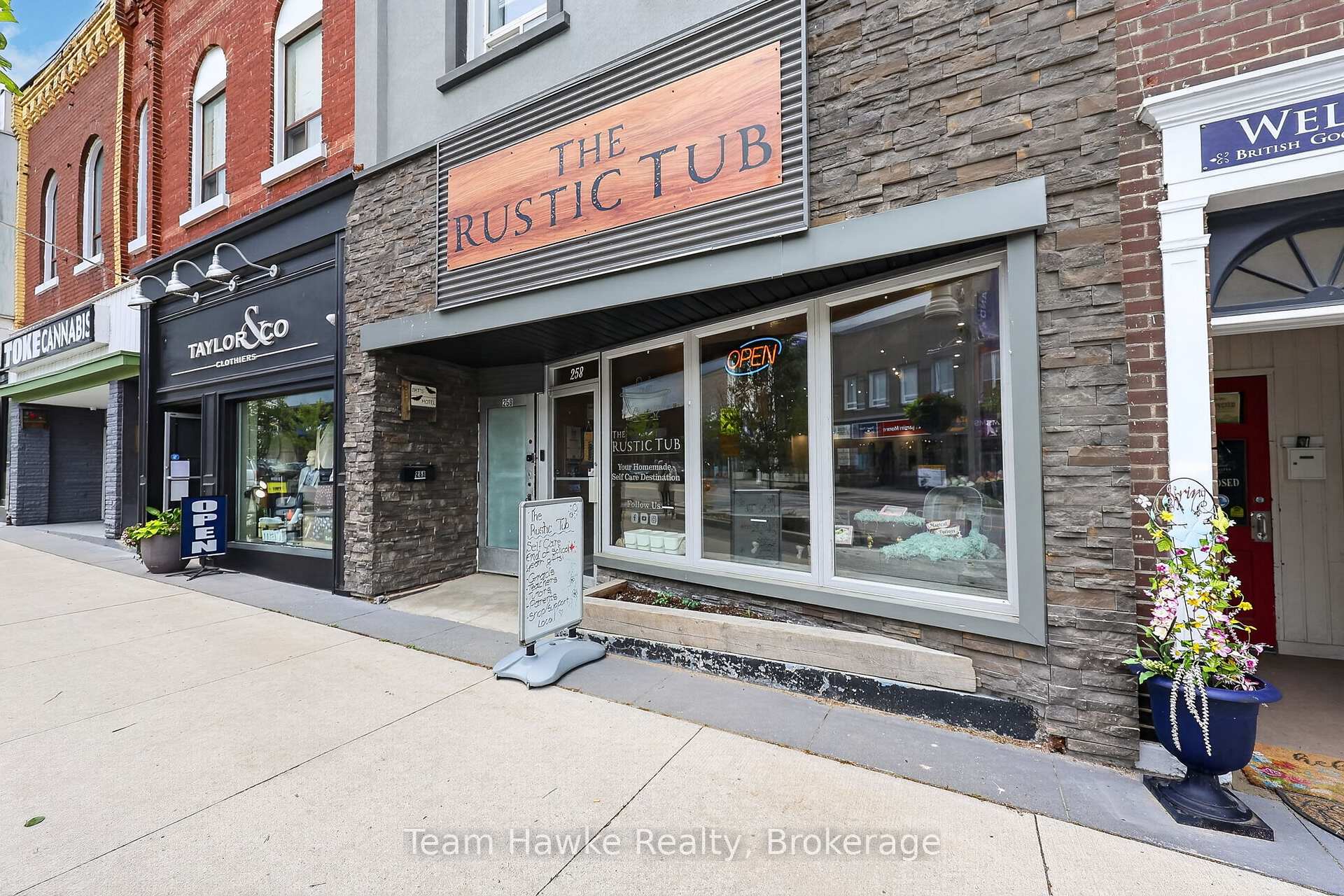 Photo 3 of 258 King Street, Midland — HOMEH