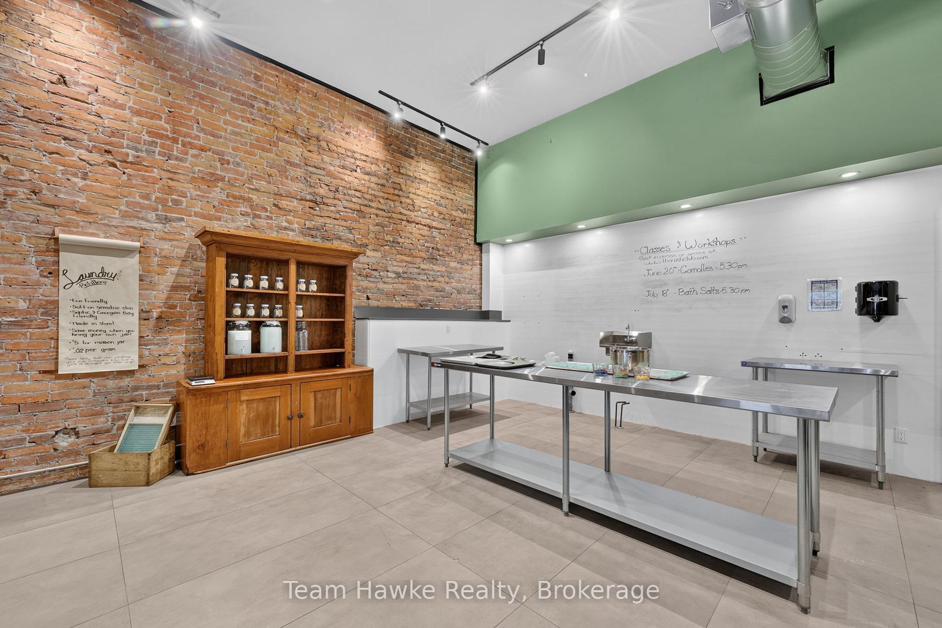 Photo 13 of 258 King Street, Midland — HOMEH