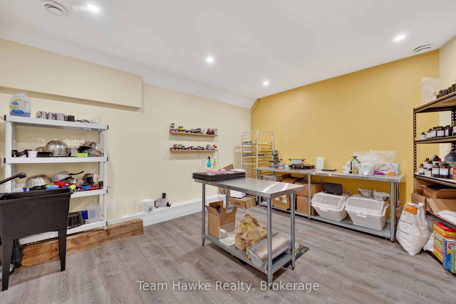 Photo 16 of 258 King Street, Midland — HOMEH