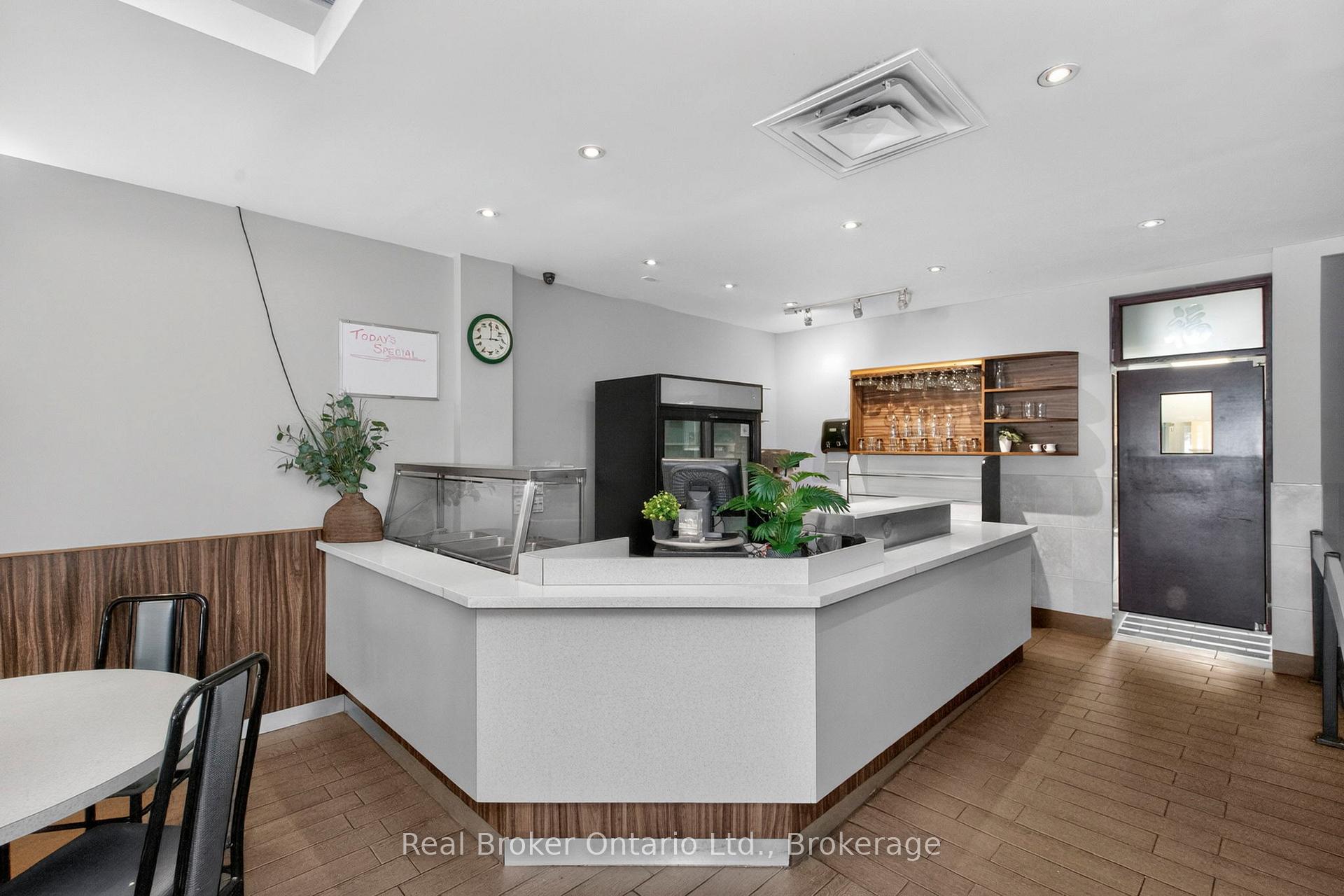 Photo 10 of 289 King Street, Midland — HOMEH