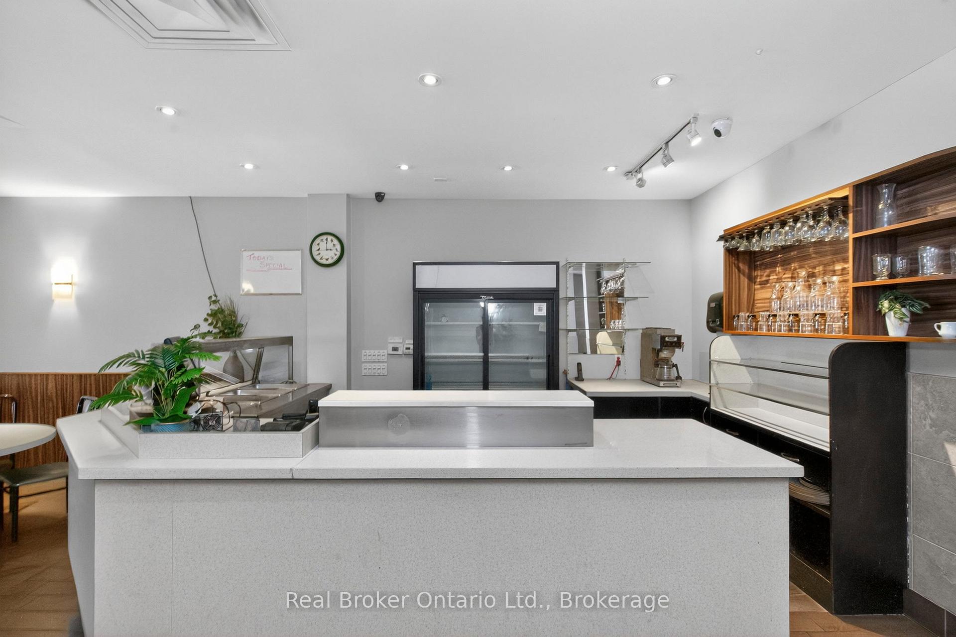 Photo 11 of 289 King Street, Midland — HOMEH