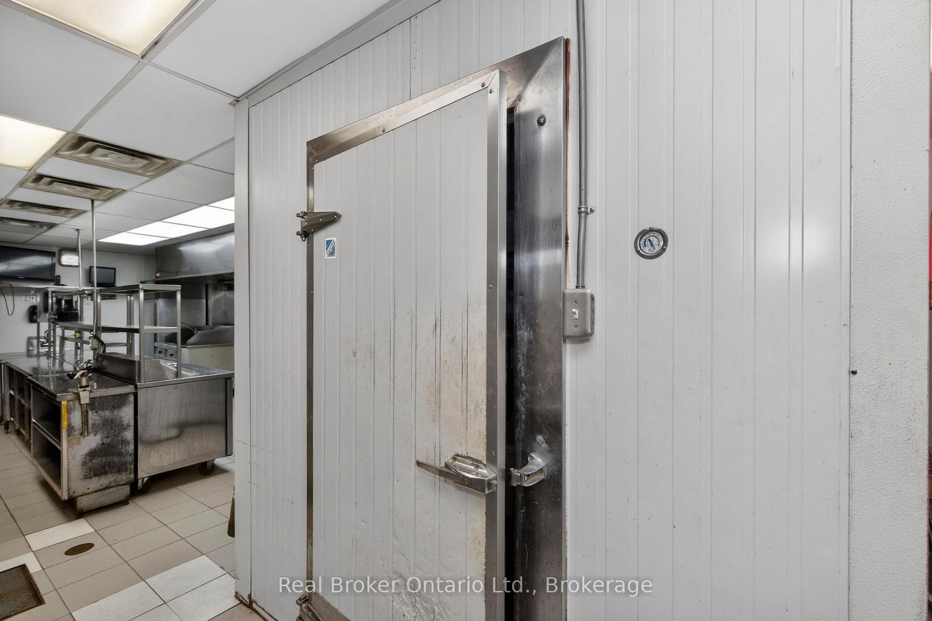 Photo 21 of 289 King Street, Midland — HOMEH