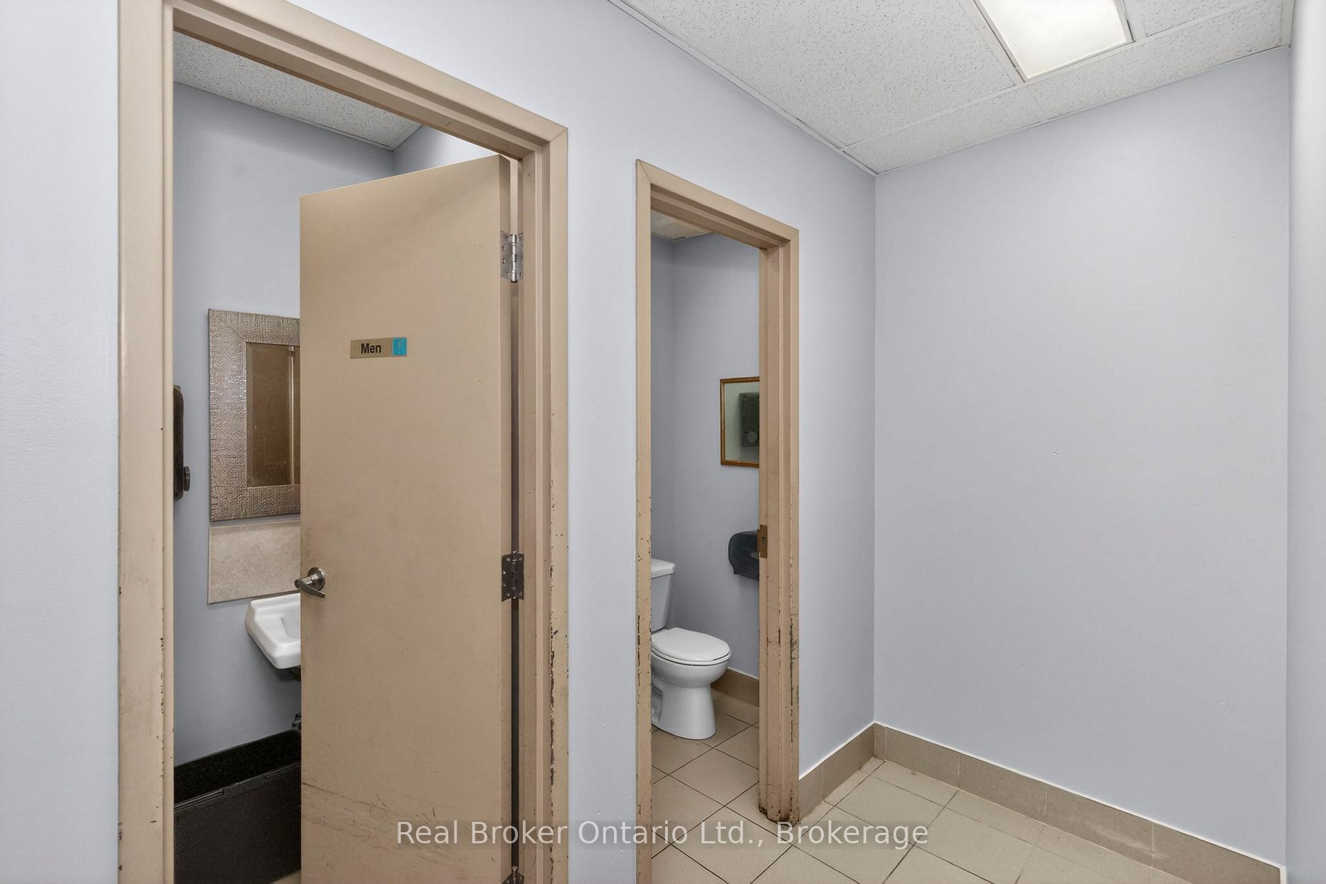 Photo 23 of 289 King Street, Midland — HOMEH