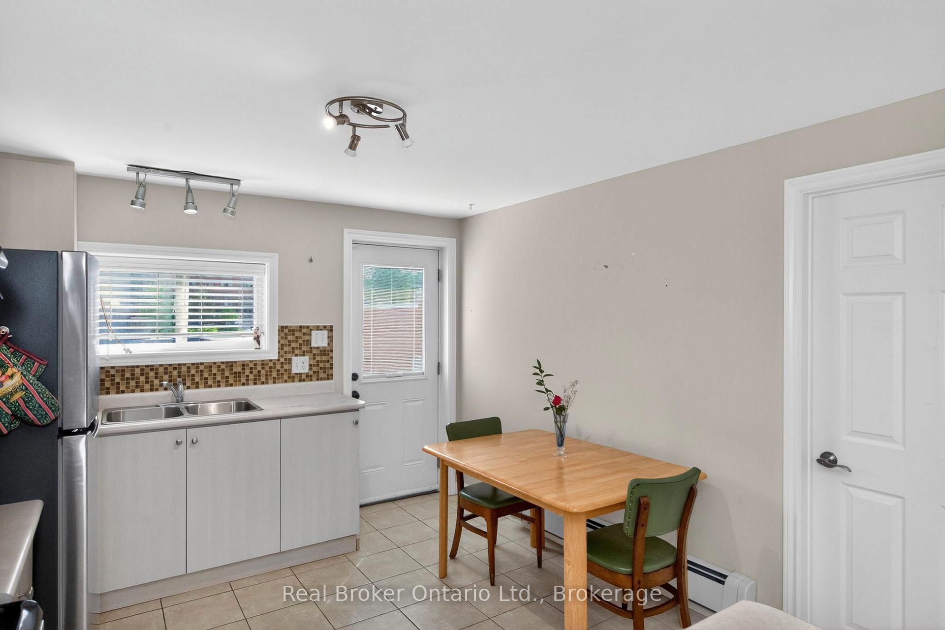 Photo 40 of 289 King Street, Midland — HOMEH