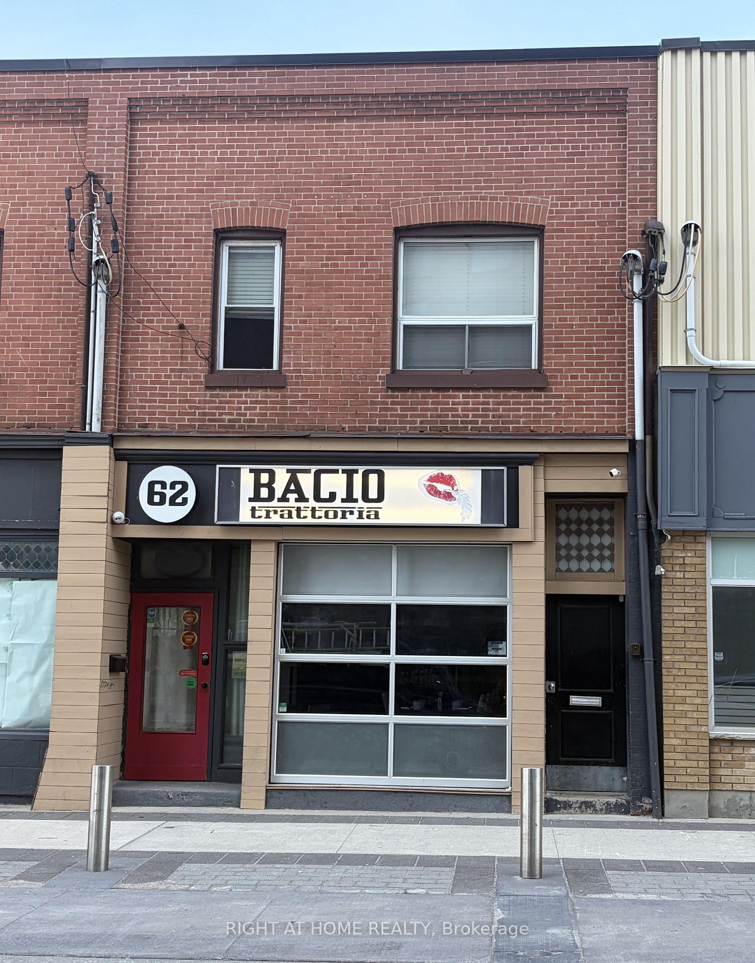 Photo of 62 Dunlop Street W